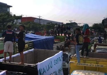 Truk ODOL Dilarang tapi Pungli Dibiarkan, Sopir Truk dan Pengusaha Mengeluh: Keluar Rp 150 Juta per Tahun Hanya untuk Pungli!