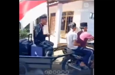 Viral Juara Muaythai Asia Dimas Lukito Wardhana Diarak Gerobak saat Pulang Ke Proboolinggo, Tak Dapat Jam Rolex Seperti Atlet Sepak Bola