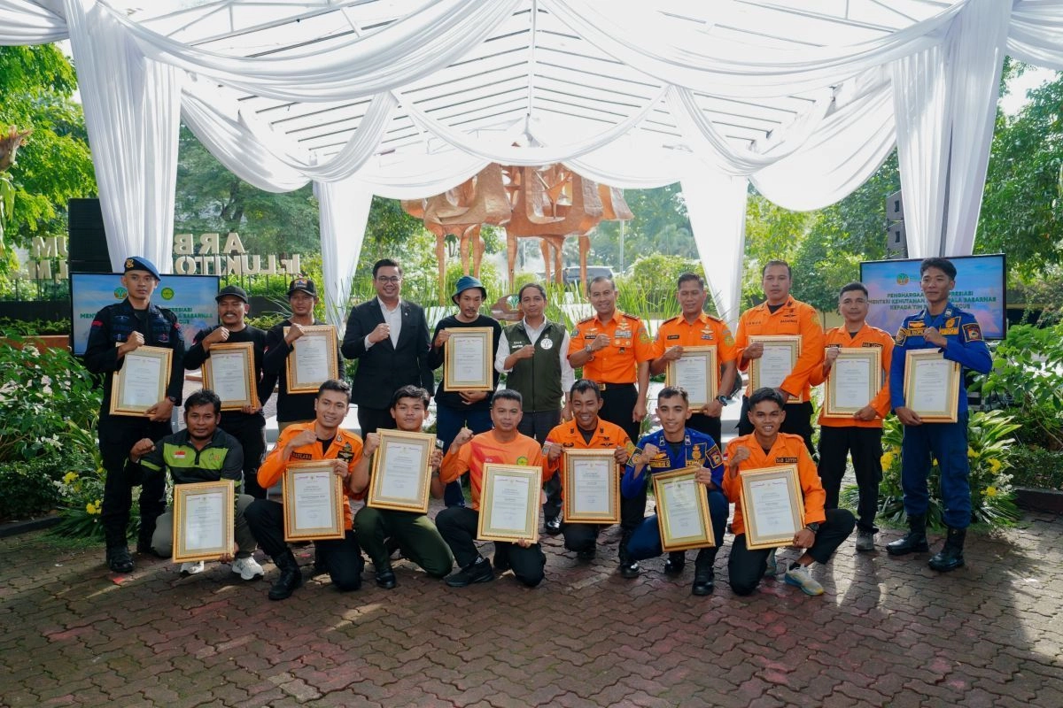 Menhut Beri Apresiasi Tim Evakuasi Juliana Marins, Termasuk Agam Rinjani