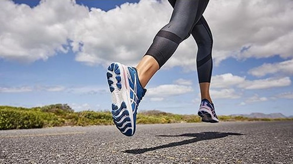 3 Rekomendasi Sepatu Lari Wanita Rp200 Ribuan, Performa Optimal Gaya Maksimal
