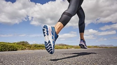 3 Rekomendasi Sepatu Lari Wanita Rp200 Ribuan, Performa Optimal Gaya Maksimal