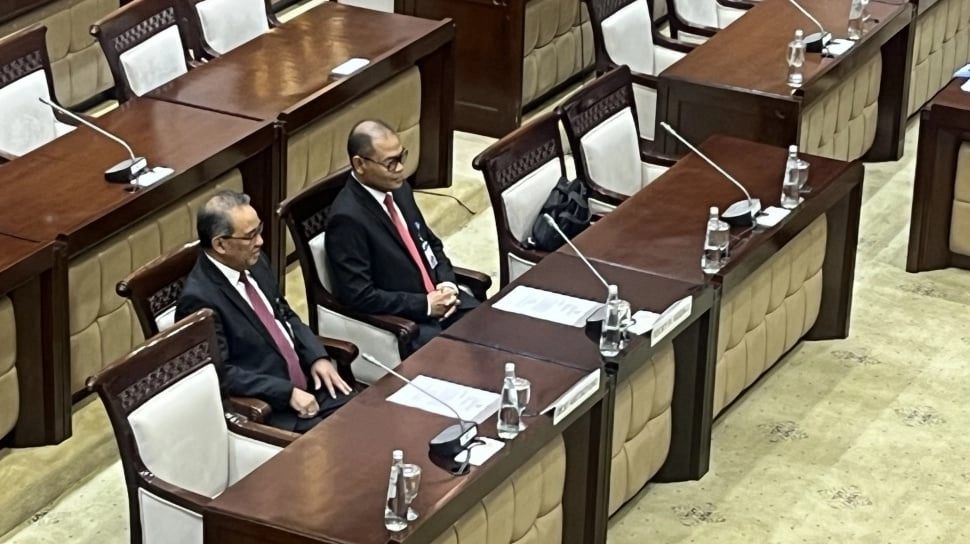 Ricky dan Dicky Jalani Uji Kelayakan Calon Deputi Gubernur BI, Bawa Tema Avengers