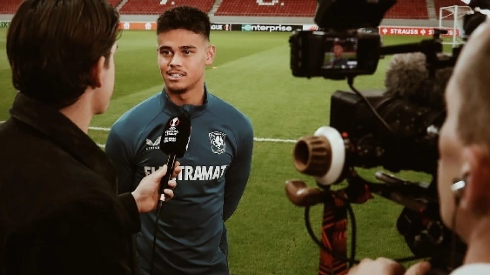 Terciduk! Media Internasional Bongkar Mees Hilgers Masih Pegang Paspor Belanda?