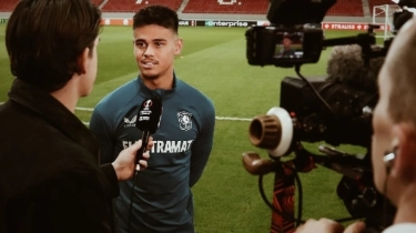 Terciduk! Media Internasional Bongkar Mees Hilgers Masih Pegang Paspor Belanda?