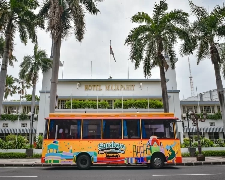Cara Naik Bus Surabaya Sightseeing and City Tour (SSCT): Bus Wisata yang Ajak Keliling ke Destinasi Unik dan Edukatif di Surabaya!