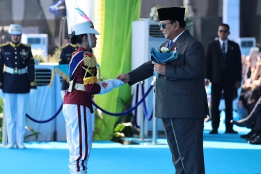 Intip Hadiah Presiden Prabowo untuk Komandan Polisi Cilik dalam Peringatan Hari Bhayangkara ke-79 di Monas