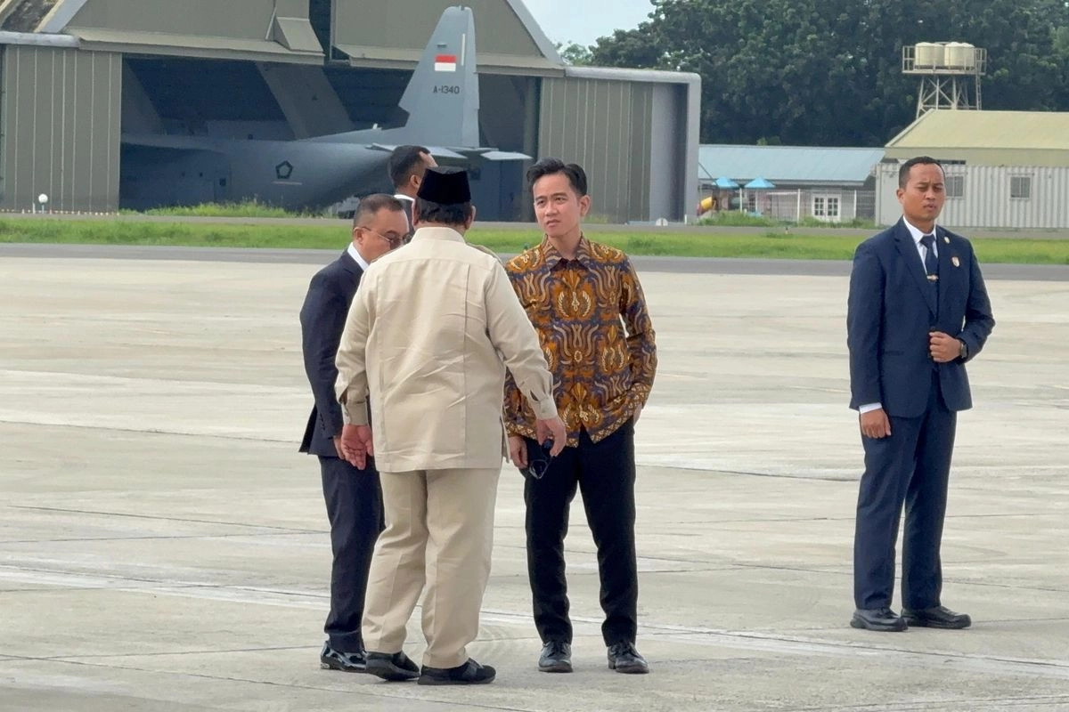 Bisik-bisik Rahasia Prabowo ke Dasco Sebelum Pergi Lama dari Indonesia