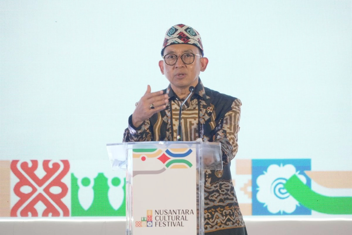 Di Hadapan DPR, Fadli Zon Tetap Ragukan Pemerkosaan 1998 Berlangsung Massal