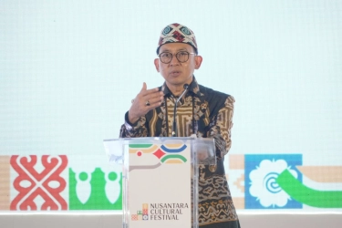 Di Hadapan DPR, Fadli Zon Tetap Ragukan Pemerkosaan 1998 Berlangsung Massal