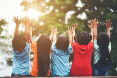 Menikah dengan Bule Bisa Bikin Anak Tinggi? Ini Kata Dokter