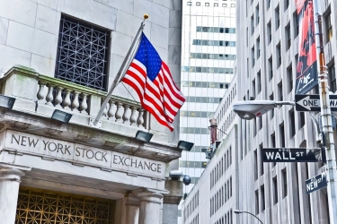 Wall Street Ditutup Bervariasi, Investor Beralih dari Saham Teknologi
