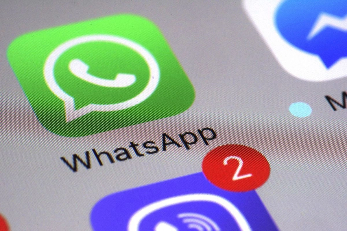 Cara Buat Stiker WhatsApp dari Foto-foto Lucu untuk Meme 