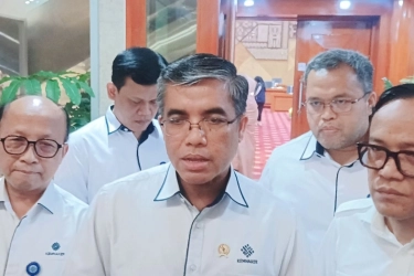 Menaker Minta WNI Tak Kabur ke Luar Negeri:: Lapangan Kerja Ada di Depan Mata