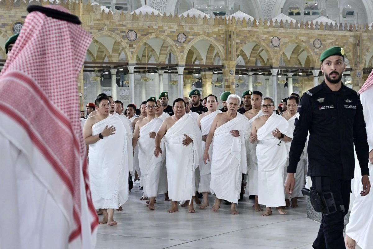 Menang Dampingi dan Doakan Prabowo Saat Umrah