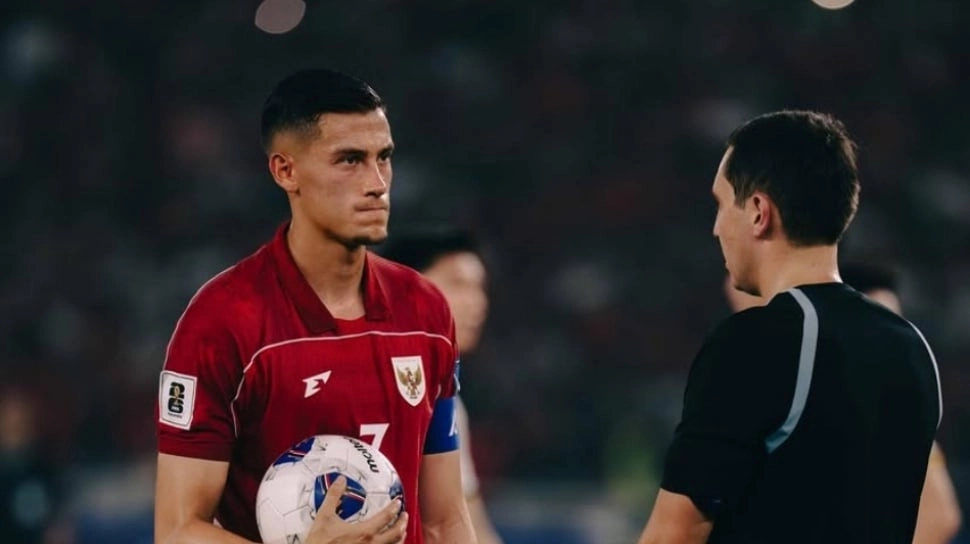 Pemain Asli Inggris Setengah Triliun Siap Jegal Jay Idzes di Aston Villa