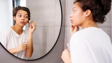 Urutan Skincare Pagi untuk Pemula, Biar Wajah Sehat dan Glowing!