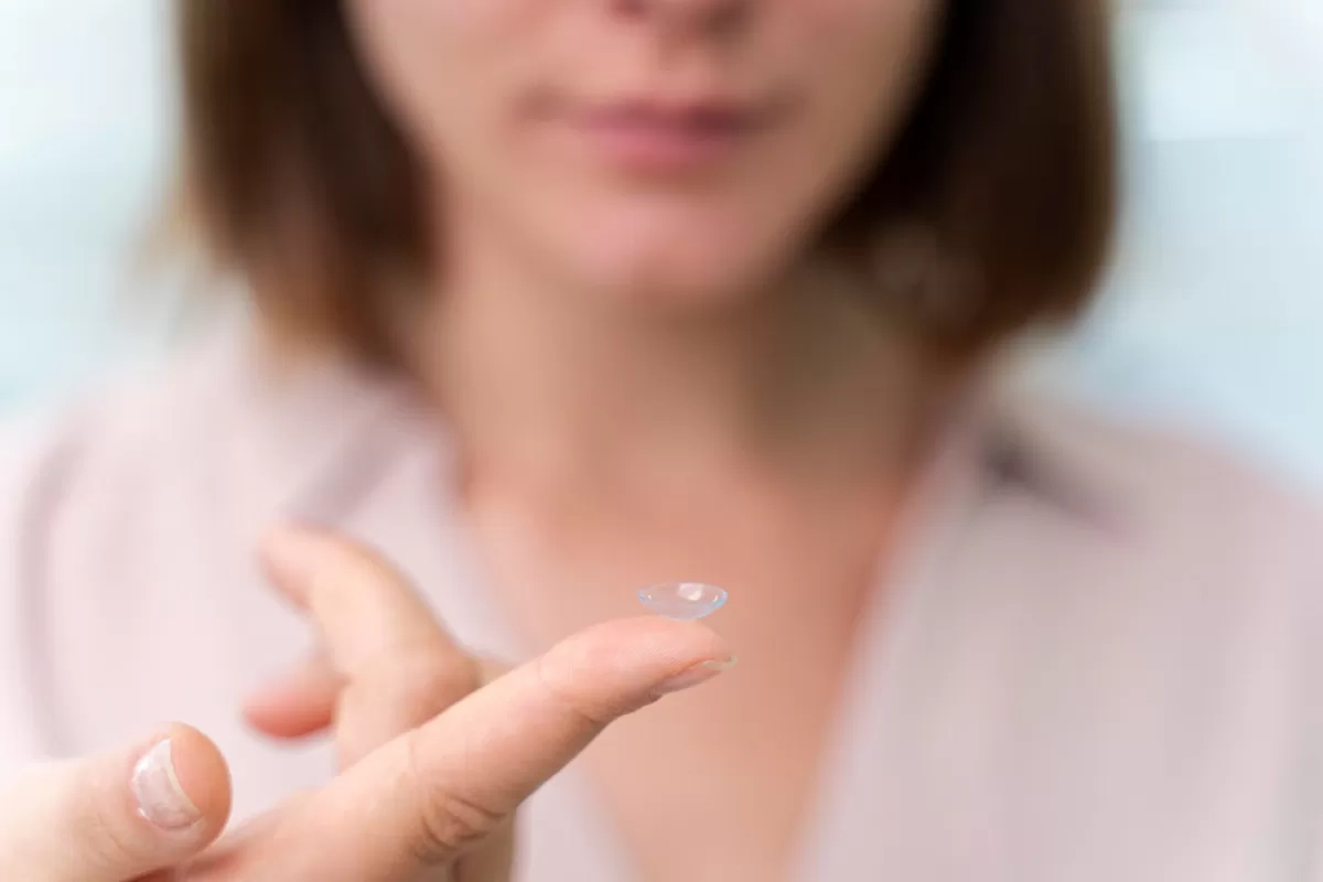 Cara Melepas Softlens dengan Mudah dan Aman: Panduan Praktis untuk Menjaga Mata Bebas Iritasi
