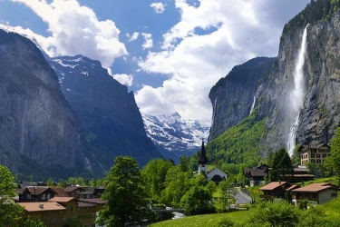 Syifa Hadju Dilamar El Rumi di Tempat Impiannya, Ini Keindahan Lauterbrunnen di Swiss