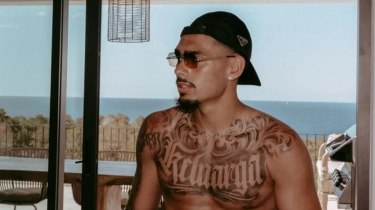 Dapat Kartu Merah Saat Lawan PSV, Pemain Keturunan Indonesia Merengek: Wasit Gak Adil