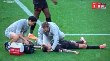 Insiden Horor di Bundesliga! Grimaldo Tumbang Usai Benturan dengan Rekan Setim