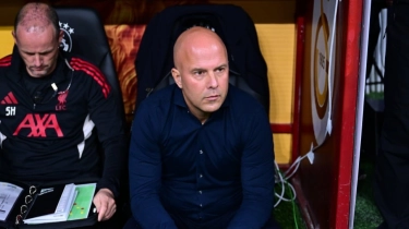 Liverpool Kalah Lagi, Arne Slot Kesal Berat! Gary Neville Ungkap Biang Keroknya