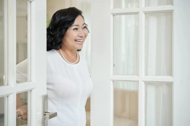 Bukan Krim Mahal: 8 Aturan Hidup Ringan yang Bikin Seseorang Menua dengan Anggun dan Percaya Diri