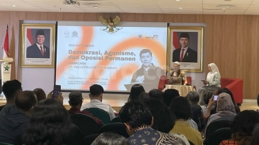 Dosen Filsafat Ungkap Masalah Demokrasi di Indonesia: Dari Politik Feodal hingga Hilangnya Oposisi