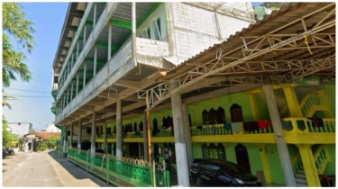 Terpopuler: Sosok Pengasuh Ponpes Al Khoziny Disorot, Yai Mim Ternyata Kaya Raya Pernah Haji 9 Kali