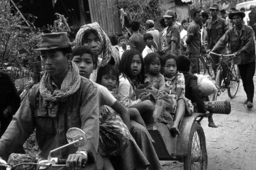 Jejak Kelam Rezim Khmer Rouge di Kamboja, dari Kebangkitan hingga Kejatuhannya  oleh Vietnam