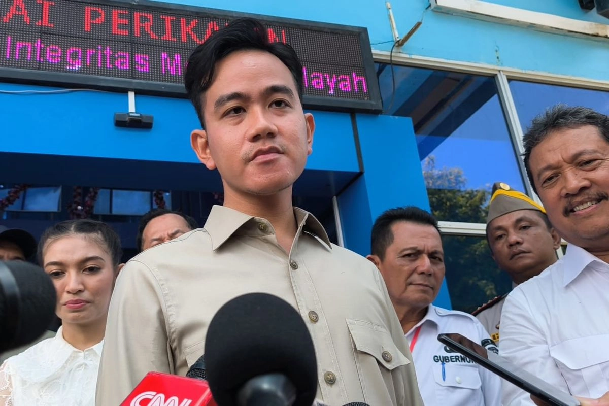 Bagaimana Respons Gibran Saat Makam Keluarga Jokowi Dikunjungi Roy Suryo Cs?