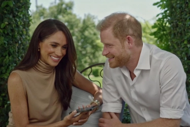 Pangeran Harry dan Meghan Markle Imbau Orangtua Lawan Bahaya Media Sosial bagi Anak