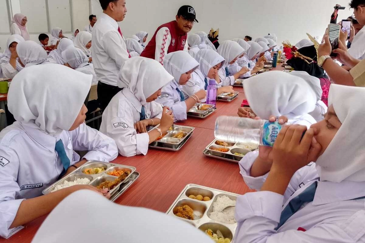 1 Tahun Prabowo-Gibran, Catatan Ombudsman terkait MBG