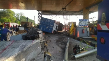 Kecelakaan Maut di Tol Cipularang, Sopir Travel Ngantuk Hantam Truk: 1 Tewas, 9 Terluka!