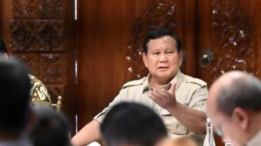 Prabowo Kumpulkan Kabinet: Bahas DHE dan Stabilitas Keuangan, Kebijakan Baru Segera Diumumkan?