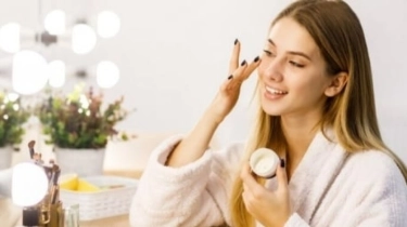 5 Rekomendasi Krim untuk Flek Hitam dan Garis Penuaan, Best Anti-Aging!