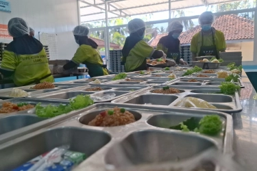 Wamenkes Benjamin Sebut Sudah Ada 326 SPPG yang Kantongi SLHS