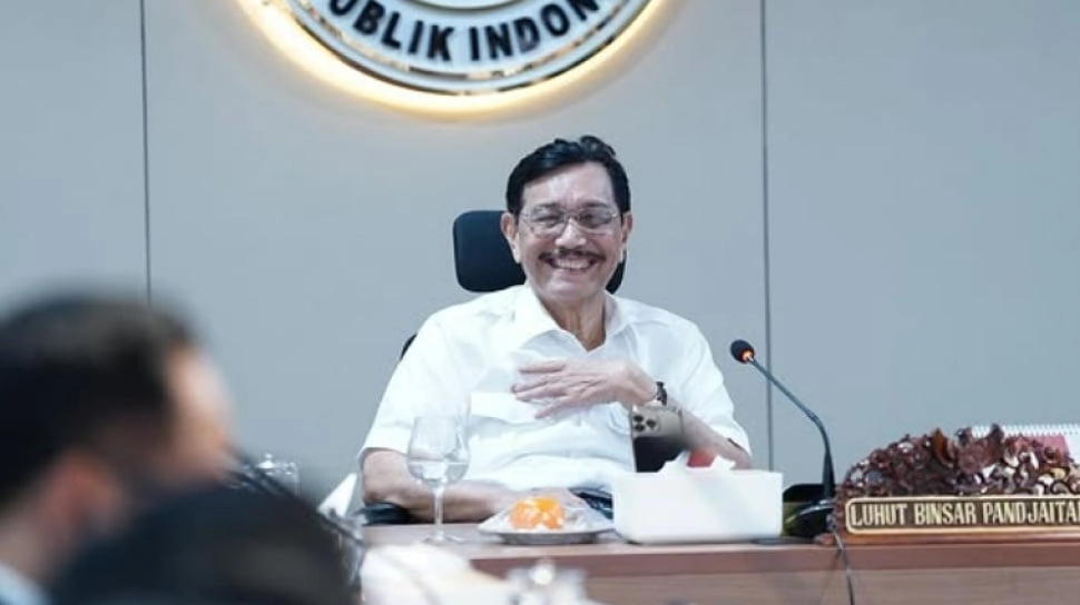 Luhut Buka Suara Soal Lobi-lobi China Soal Utang Kereta Cepat: Saya Terima Sudah Busuk!