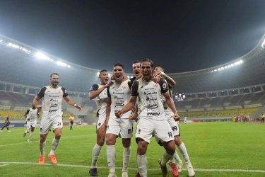 Hasil HT Persebaya vs Persija 0-2: Macan Kemayoran Mengaum di Babak I