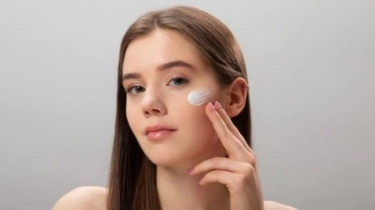5 Sunscreen yang Mengandung Zinc Oxide, Ramah untuk Kulit Sensitif