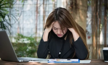 Ketika Hidup Terasa Hambar, 5 Tanda Ini Menunjukkan Kamu Mulai Jenuh dengan Realita yang Ada