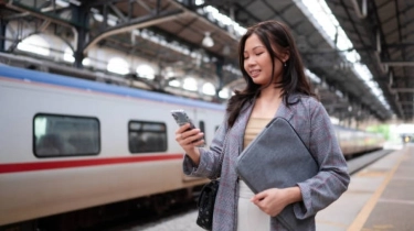 4 Cara Pesan Tiket Kereta Api Online Lewat HP Tanpa Harus Antre di Stasiun