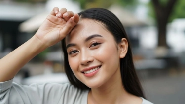 5 Bedak Murah yang Bikin Glowing saat Keringetan, Makin Berkeringat Makin Flawless!