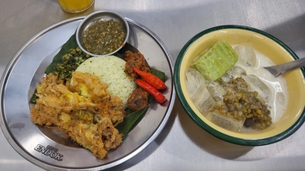 TikToker Ello MG Ubah Oseng Telur Pinggir Jalan Jadi Restoran Kekinian, Harga Tetap Merakyat!