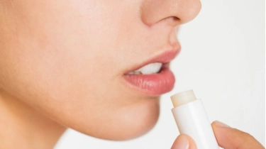 5 Rekomendasi Lip Balm dengan SPF untuk Hadapi Cuaca Panas Ekstrem: Anti Kering dan Pecah-Pecah