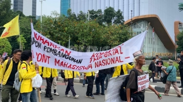 Bawa Spanduk Indonesia Gawat Darurat, Ini yang Jadi Sorotan BEM SI di Setahun Pemerintahan Prabowo