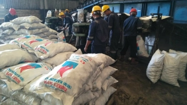 PTBA Tawarkan Briket Tanpa Asap Sebagai Solusi Masak Murah Menu MBG