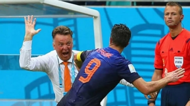 Rumor Latih Indonesia Terbantahkan, Louis van Gaal Fokus Nambah Pahala
