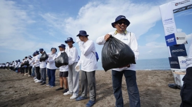 Telkom Kumpulkan 1,4 Ton Sampah dalam Kegiatan Aksi Bersih Pantai