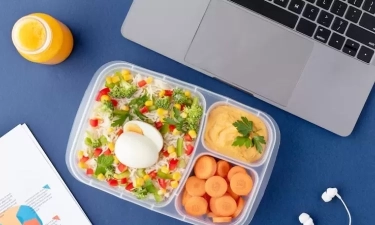 Biar Tidak Makan Mie Melulu, Simak Tips Pola Makan Sehat untuk Mahasiswa yang Super Sibuk