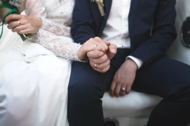 Dijamin Anti-Bikin Kantong Menangis: 5 Trik Budgeting untuk Intimate Wedding yang Tetap Berkesan